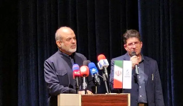 سیاست دولت توسعه روابط اقتصادی با کشورهای منطقه است

