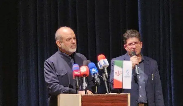 سیاست دولت توسعه روابط اقتصادی با کشورهای منطقه است

