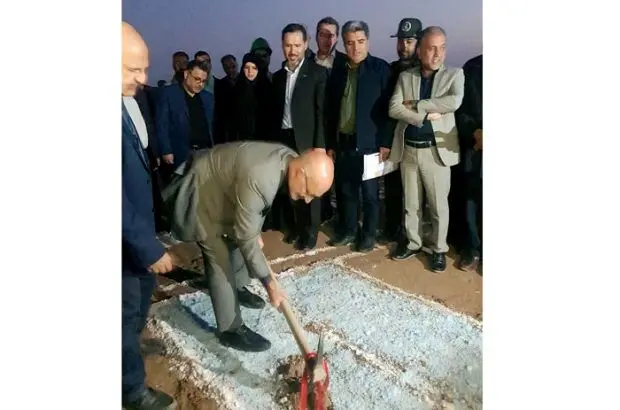 کلنگ زنی سه طرح توسعه ای در مجتمع پتاس خوروبیابانک
