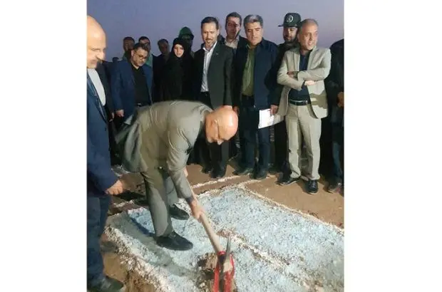 کلنگ زنی سه طرح توسعه ای در مجتمع پتاس خوروبیابانک
