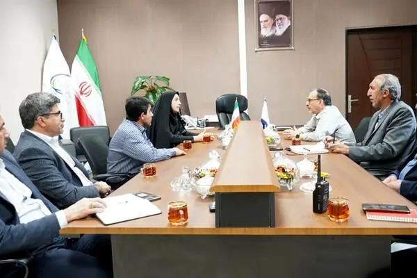 مدیران کل کتابخانه‌ها و انتقال خون استان با مدیرعامل پتروشیمی ایلام دیدار کردند
