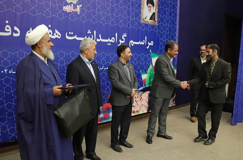 تقدیر از کارکنان ایثارگر بانک ملی ایران همزمان با هفته دفاع مقدس