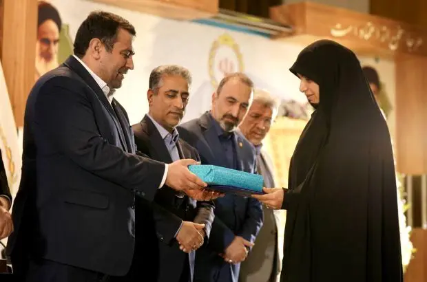 همایش ارزیابی عملکرد شش ماهه سال جاری و راهکارهای بهبود عملکرد اداره امور شعب استان خراسان رضوی برگزار شد