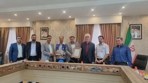 تقدیر از شرکت فولاد امیرکبیر کاشان جهت همکاری در مدیریت مصرف برق در کاشان

