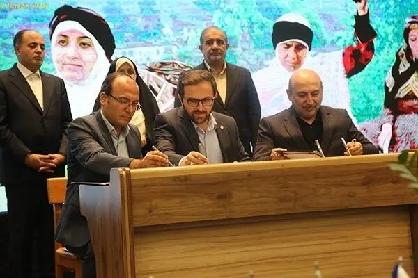 با امضای تفاهم نامه همکاری سه جانبه انجام می شود: توانمند سازی و اشتغالزایی برای زنان روستایی و عشایر با استفاده از منابع بانک کشاورزی

