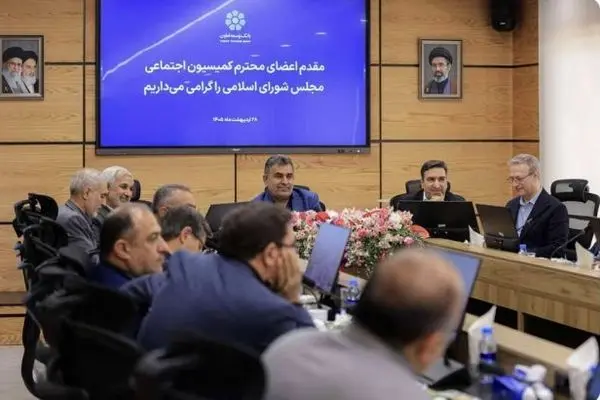 تأکید بر ضرورت تقویت سرمایه بانک و حمایت هدفمند از تعاونی‌ها و مناطق محروم
