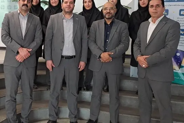 تجلیل از موفقیت در توسعه شبکه خرده‌فروشی
