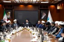 در فعالیت‌های فرهنگی مذهبی کیش، به نقش گردشگر پذیر بودن جزیره باید توجه ویژه داشت

