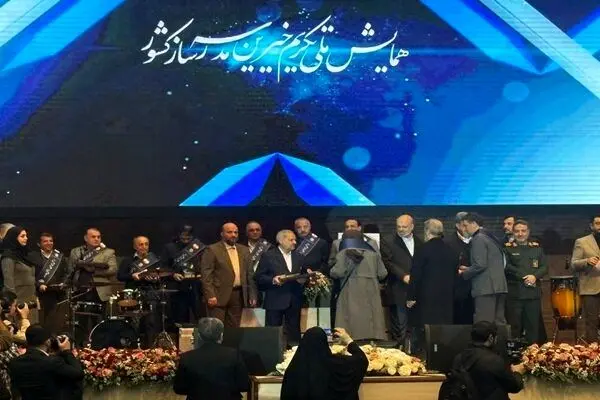 منطقه آزاد چابهار به‌عنوان بنگاه برتر اقتصادی کشور در مدرسه سازی در همایش ملی خیرین مدرسه ساز
