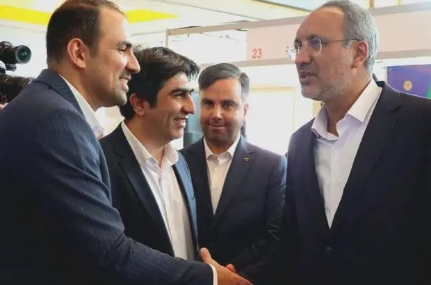 بازدید رئیس‌کل بیمه مرکزی جمهوری اسلامی از غرفه بیمه دی در همایش “بیمه و توسعه”
