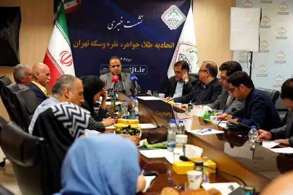 بذرافشان: رکود بازار و سامانه جامع دو چالش اصلی صنف طلا و جواهر است