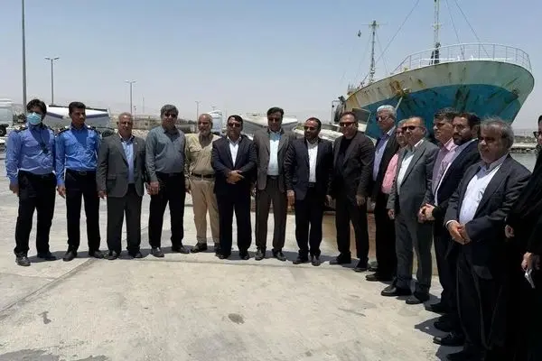 بازدید مسئولان کشوری و استانی از بندر چارک برای بررسی ایجاد مرز رسمی
