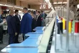 بهره برداری و بازدید از چند واحد تولیدی و صنعتی در سفر دبیرشورایعالی مناطق آزاد به اروند
