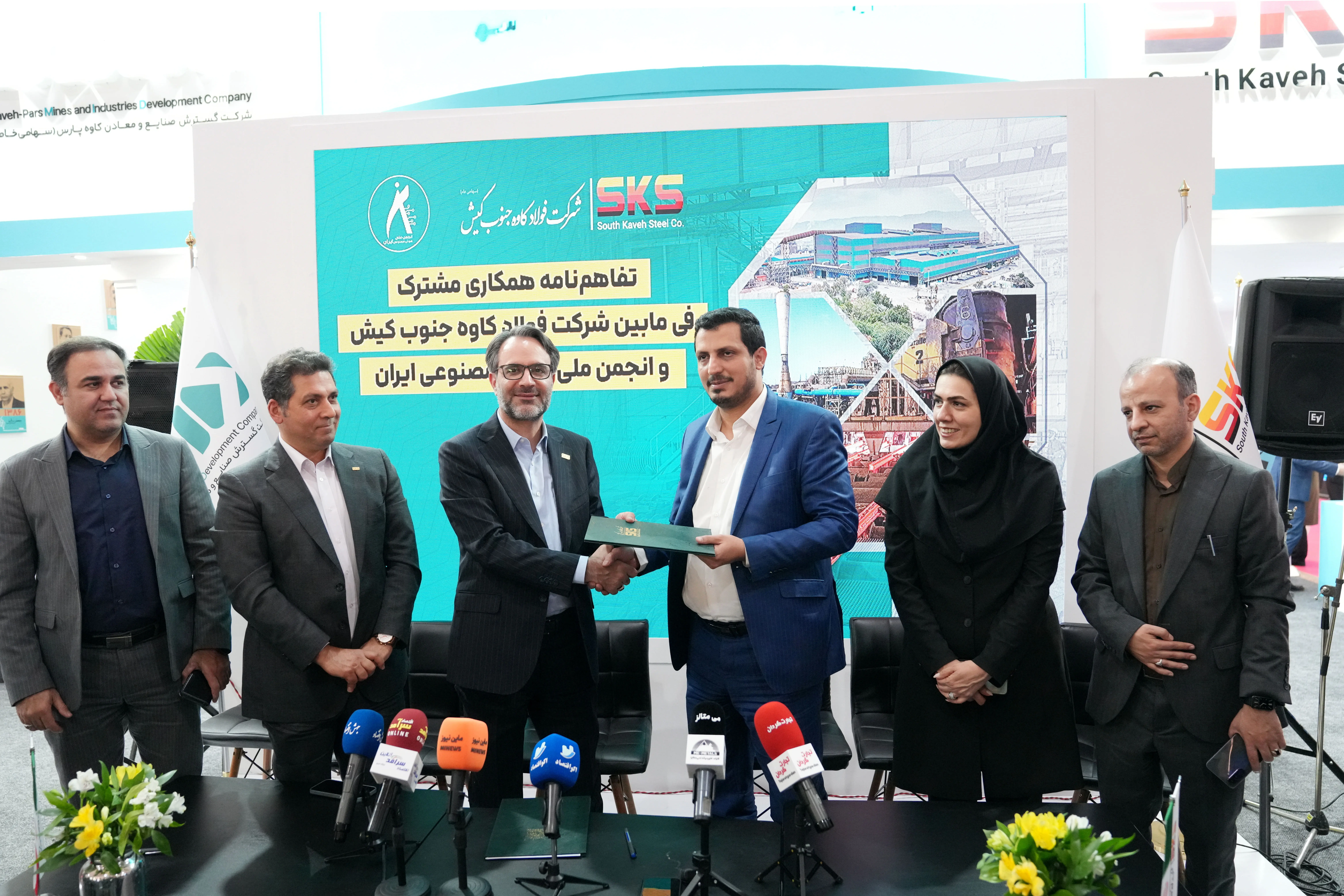 حاتمی: ما قصد داریم در صنعت فولاد از داده،درآمد کسب کنیم
