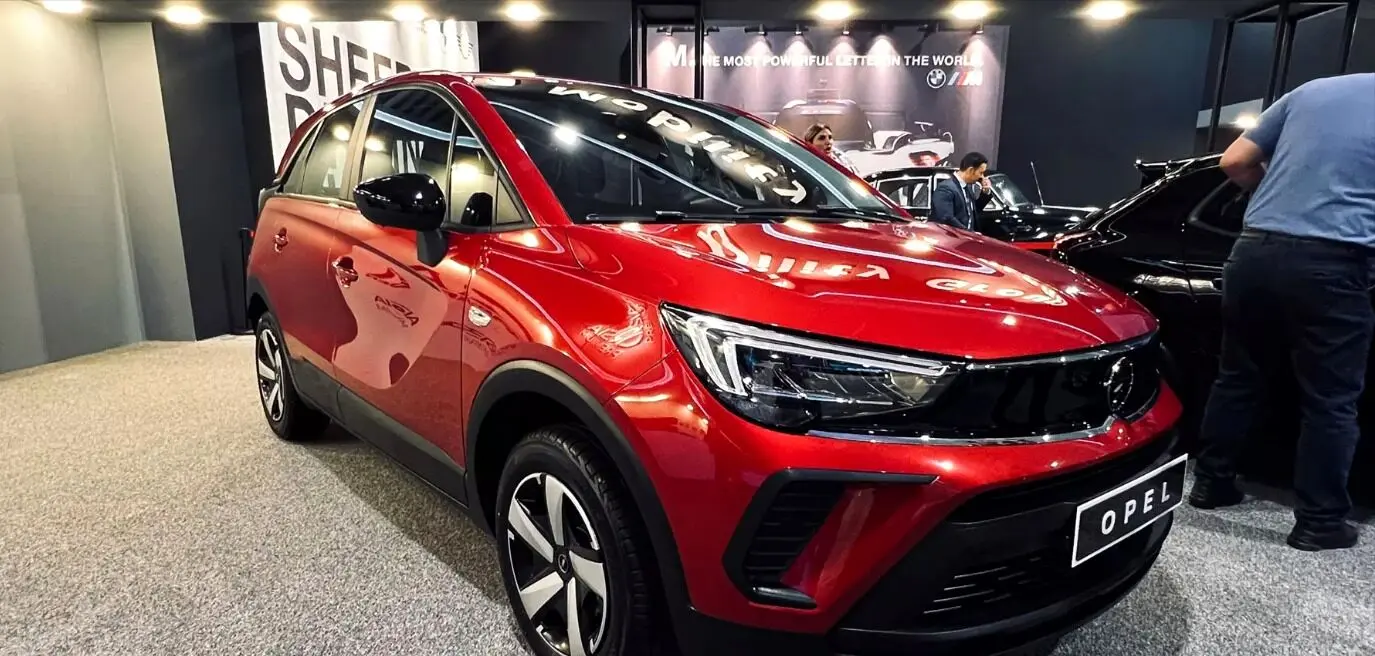 رونمایی از شاسی بلند کامپکت اوپل در نمایشگاه خودرو شیراز