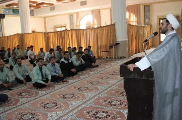 برگزاری آیین مولودی خوانی و جشن هفته وحدت در ذوب آهن اصفهان