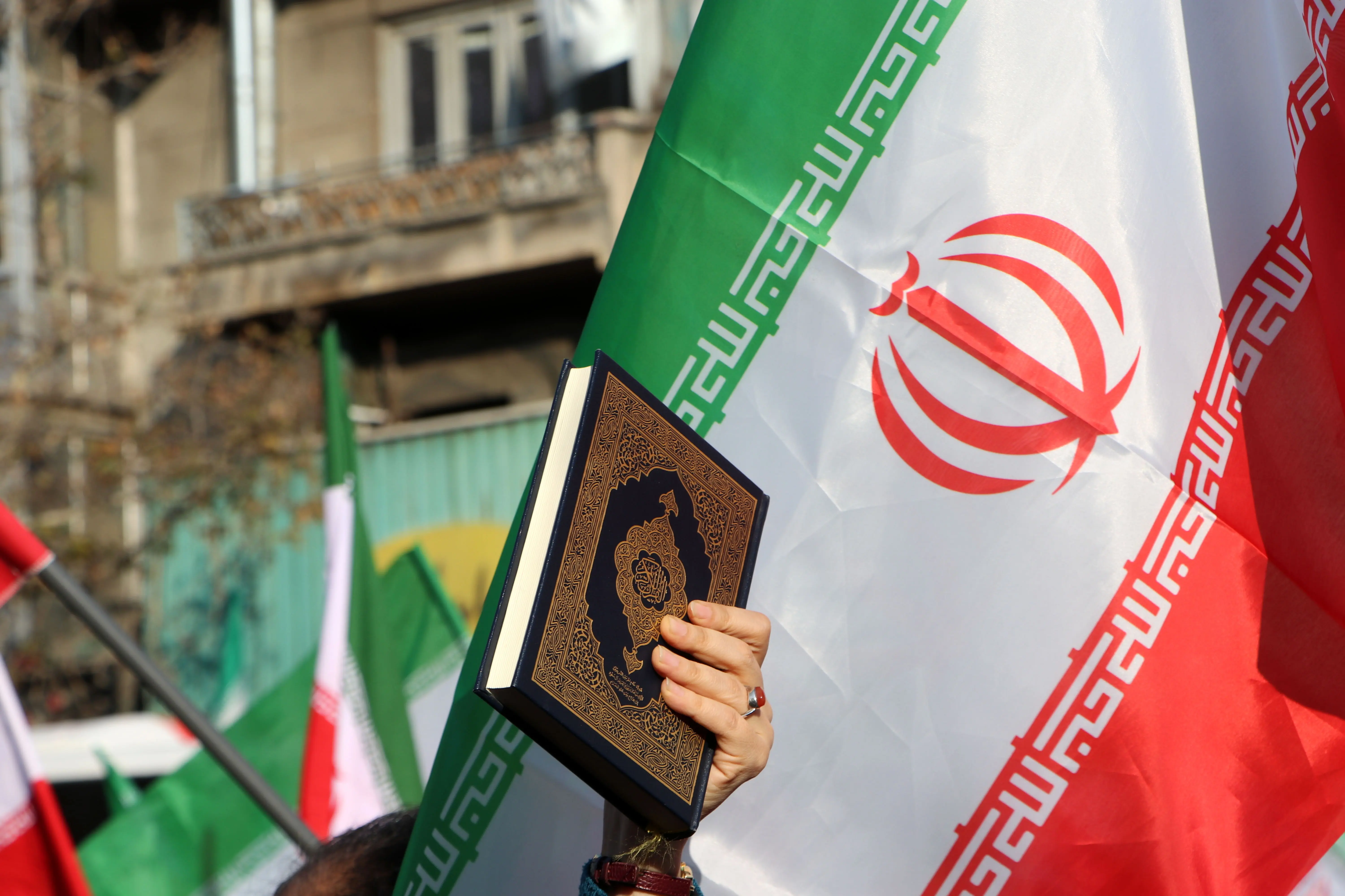 تجدید پیمان خانواده بیمه ایران با آرمان های نظام مقدس جمهوری اسلامی ایران
