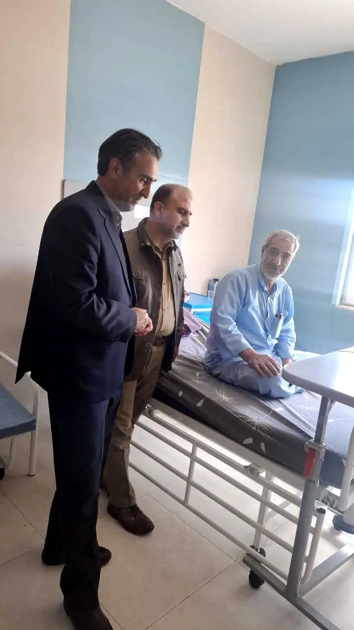 عیادت مدیر بیمه دی زنجان از جانبازان اعصاب روان
