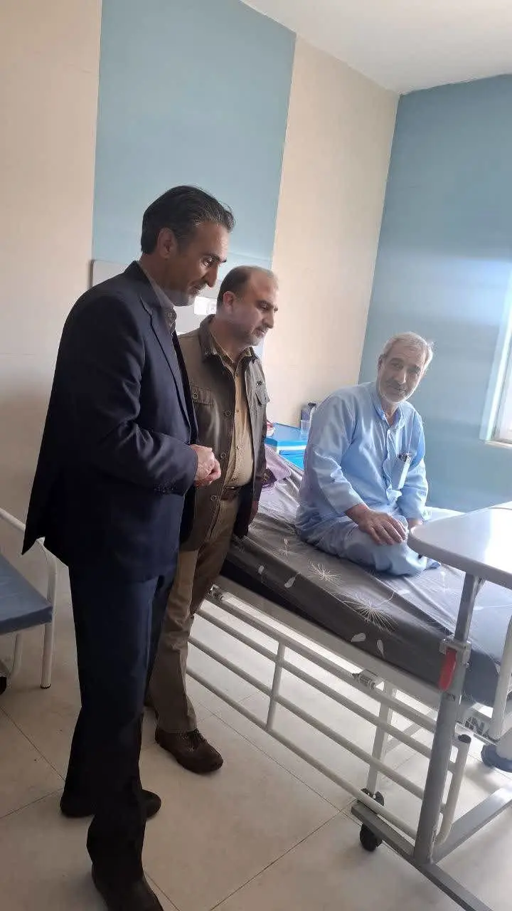 عیادت مدیر بیمه دی زنجان از جانبازان اعصاب روان
