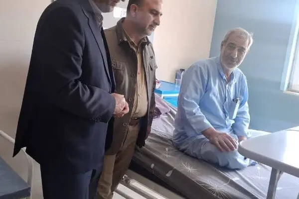 عیادت مدیر بیمه دی زنجان از جانبازان اعصاب روان
