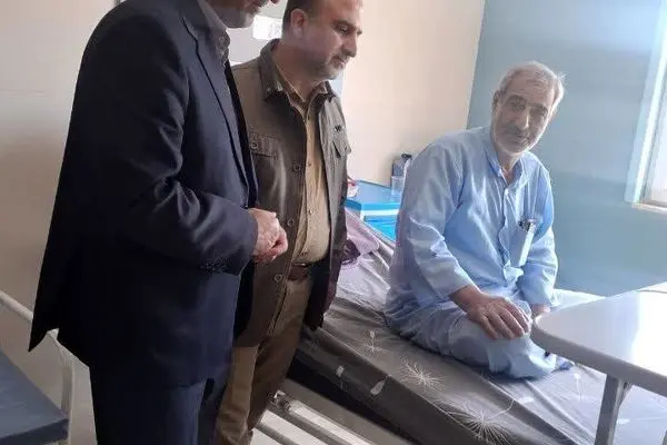 عیادت مدیر بیمه دی زنجان از جانبازان اعصاب روان
