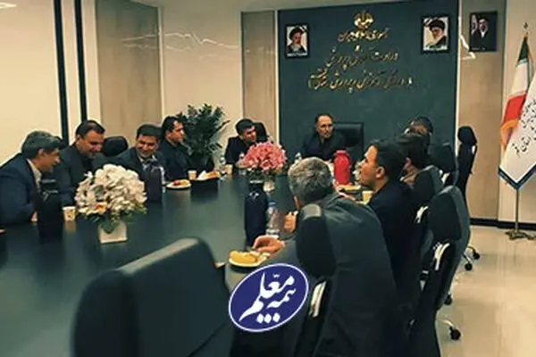 دیدار مدیرعامل بیمه معلم با مدیرکل آموزش‌وپرورش استان قم
