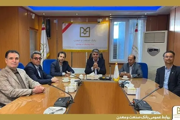 بازدید معاون مهندسی و پشتیبانی بانک صنعت و معدن از مدیریت‌های استانی آذربایجان شرقی و غربی
