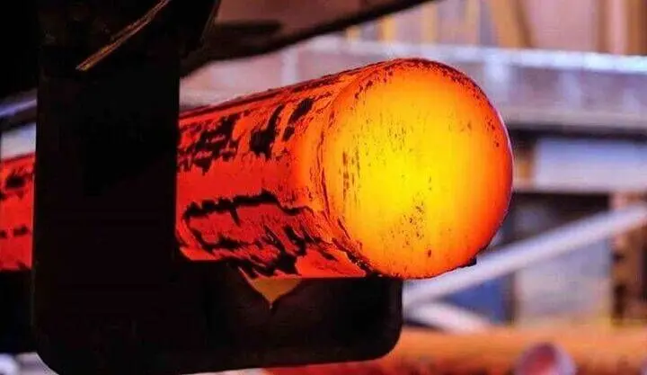 تمهیدات برای تامین مواد اولیه واحد‌های پایین دستی فولاد و پتروشیمی
