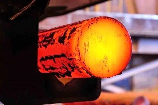 تمهیدات برای تامین مواد اولیه واحد‌های پایین دستی فولاد و پتروشیمی
