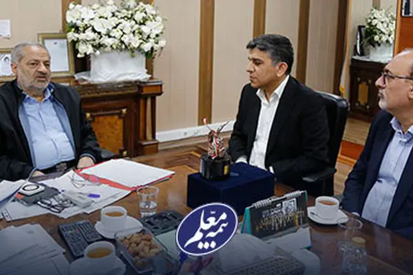 تأکید بر توسعه خدمات بیمه‌ای فرهنگیان
