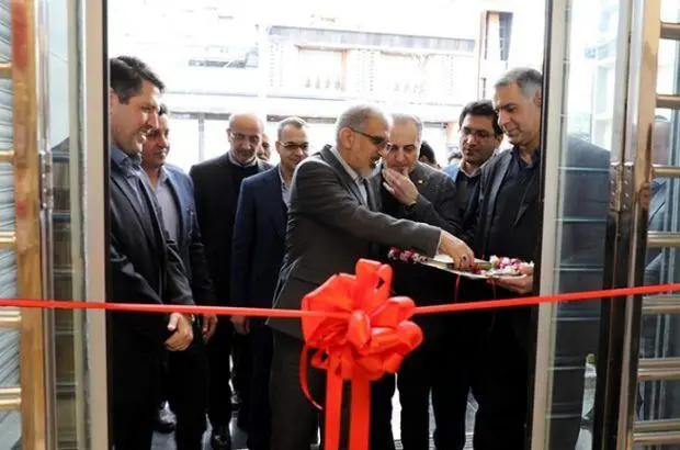دکتر خورسندیان: به ۵۹ طرح تولیدی این استان تسهیلاتی بالغ بر ۸۱ هزار و ۵۰۰ میلیارد ریال توسط این بانک تخصیص یافته است/ تشکیل کمیته تشویق سرمایه گذاری در مناطق کم برخوردار در بانک صنعت و معدن