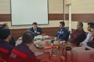 برنامه ریزی برای گذر از چالش‌ ناترازی انرژی در فولاد اکسین/ حفظ روحیه جهادی در سنگر مقابله با تحریم ها اولویت است
