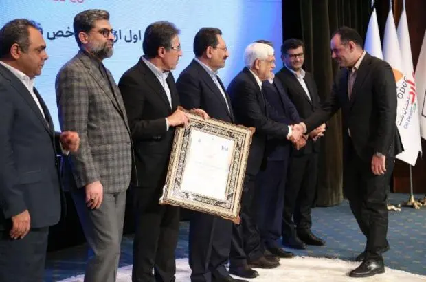 کسب رتبه اول از نظر شاخص فروش در گروه واسطه گری مالی
