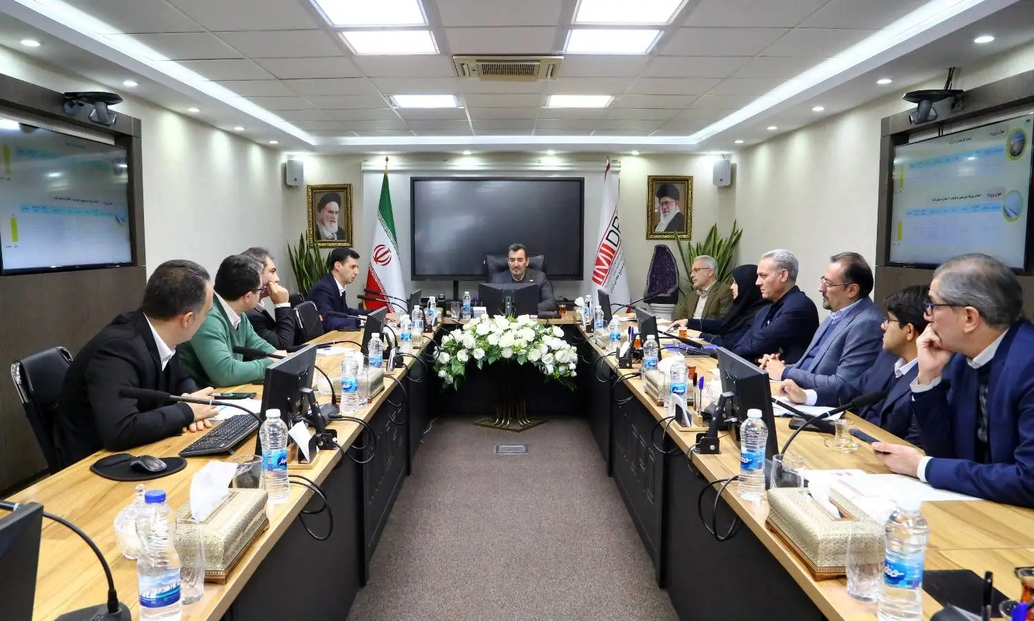 ۳ دستور سمیعی نژاد برای اجرای پروژه های چادرملو/ تعریف پروژه جدید در زنجیره فولاد، نیازمند اخذ مجوز از ایمیدرو است
