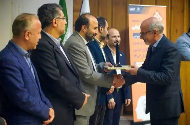 ذوب آهن اصفهان تندیس طلایی جشنواره نوآوری برتر ایران را کسب کرد

