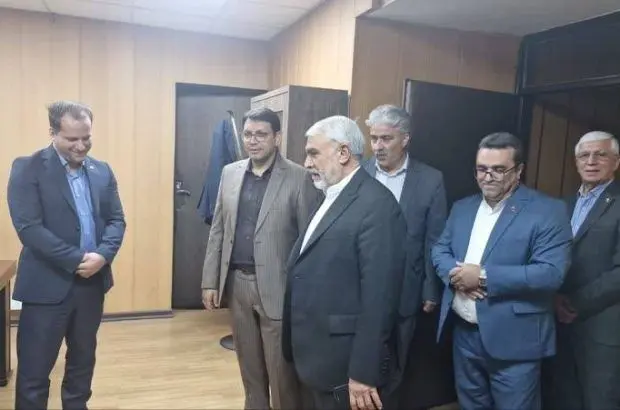 بازدید دکتر جوادی، مدیرعامل موسسه اعتباری ملل، از واحدهای خدمت رسان صف و ستاد

