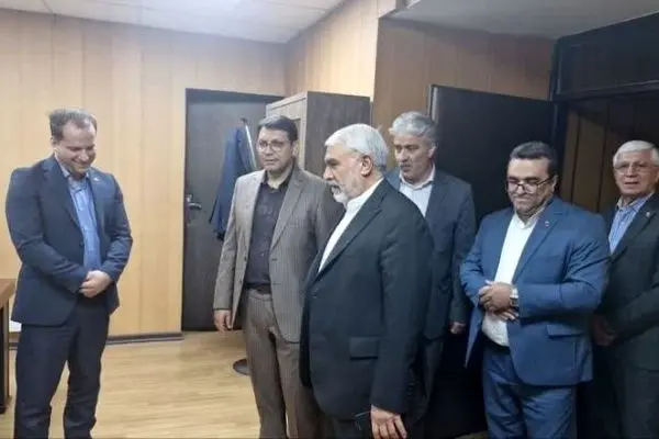 بازدید دکتر جوادی، مدیرعامل موسسه اعتباری ملل، از واحدهای خدمت رسان صف و ستاد

