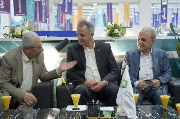 گسترش همکاری بانک کارآفرین با دو انجمن‌ حوزه نفت و پالایش
