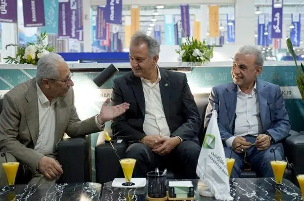 گسترش همکاری بانک کارآفرین با دو انجمن‌ حوزه نفت و پالایش
