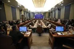 نشست مدیرعامل سازمان منطقه آزاد کیش با خانواده های شهدا و ایثارگران
