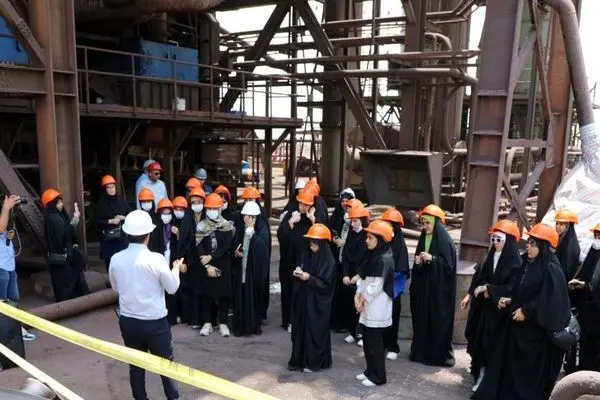 بازدید جمعی از دانشگاهیان هرمزگان از شرکت صبا فولاد خلیج فارس در قالب دوره روایت پیشرفت “صمت انقلاب”

