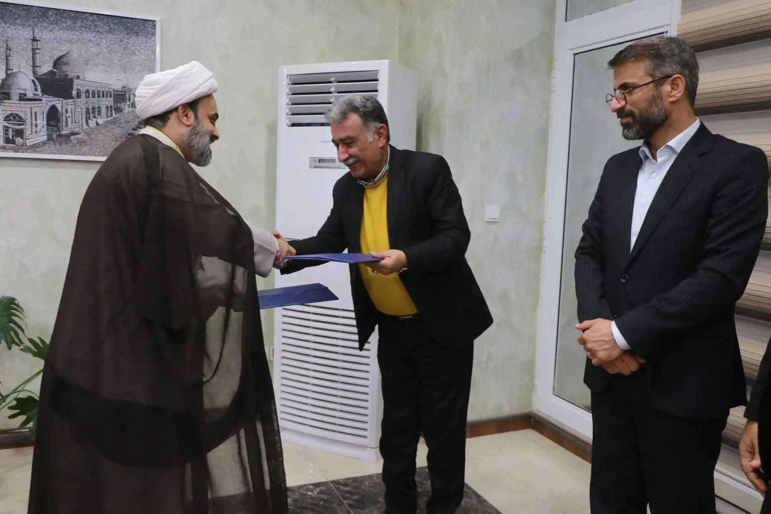 تفاهم نامه همکاری انجمن صنفی دفاتر خدمات مسافرتی استان خوزستان و سازمان منطقه آزاد اروند منعقد شد
