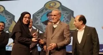 عضو هیات مدیره بانک توسعه صادرات ایران بانوی برگزیده جشنواره چهره های ماندگار
