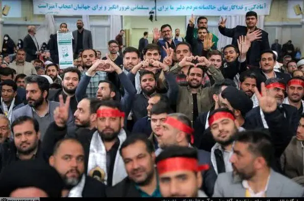 دیدار مدیرعامل و کارکنان فولاد اکسین خوزستان با رهبری
