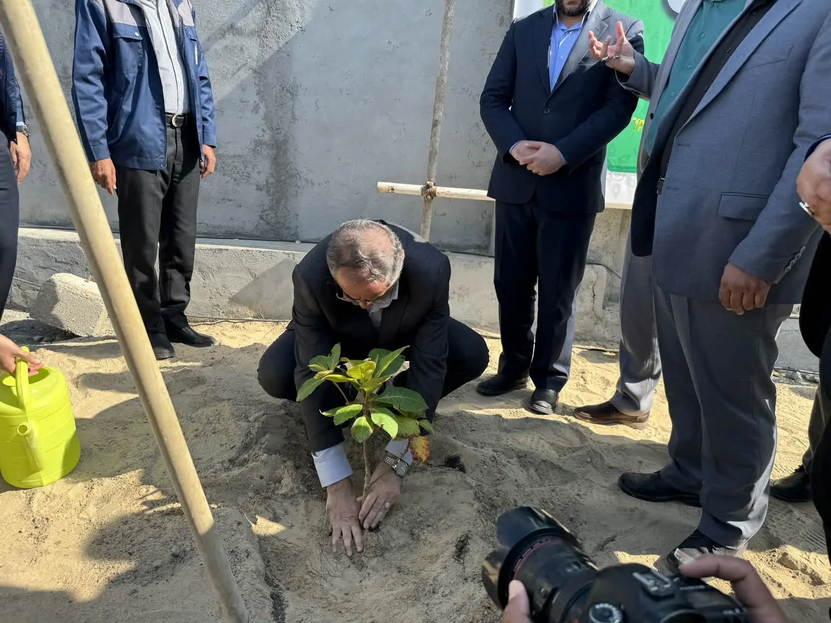 احداث آبشیرین کن ساحلی قشم در 60 روز یک حرکت جهادی است / از الان برای رفع تنش آبی در تابستان آینده باید برنامه ریزی کرد