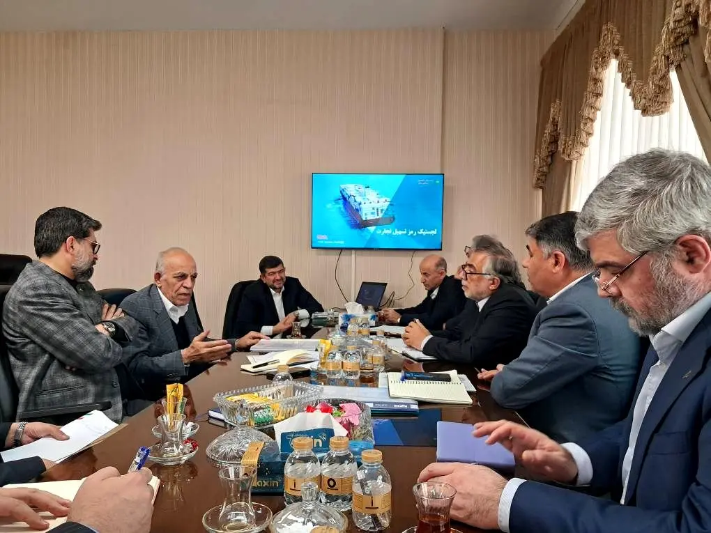 توافق ساخت ۴ شناور کانتینربر بین شرکت کشتیرانی و شرکت ایزوایکو
