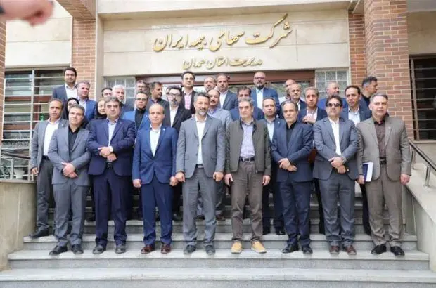 توسعه صنعت بیمه غیر از همکاری میان شرکت‌های بیمه، شبکه فروش و نهاد ناظر و تقسیم کار بین آنان راهکاری ندارد
