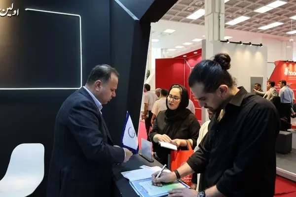 گشایش نمایشگاه فارمکس در ایران‌مال/ حضور پتروشیمی کارون در بزرگ‌ترین رویداد داروسازی کشور
