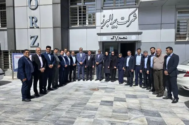 رضایت مندی بیمه گذاران و تکریم مشتریان محور توسعه شعب است
