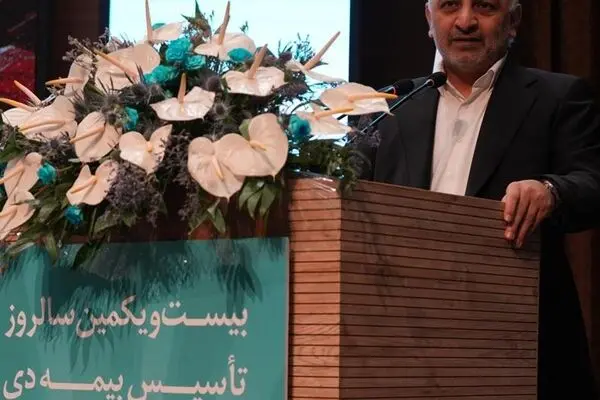 بیمه نامه صادره در بیمه دی ۳۷ برابر بیشتر از متوسط صنعت بود/ بیمه گزاران شرکت ۹۶ درصد افزایش داشته است
